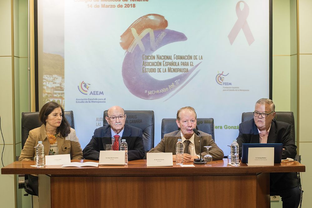 Mesa presidencial del XV Congreso Nacional de la Asociación Española para el Estudio de la Menopausia.