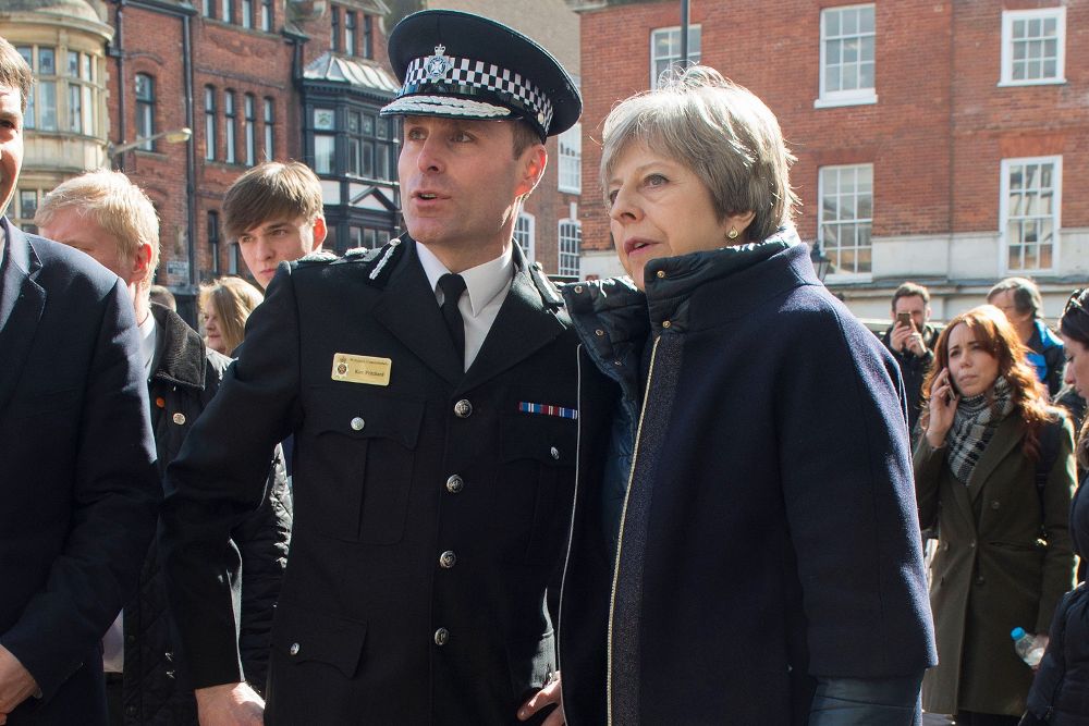 Theresa May durante su visita a Salisbury.