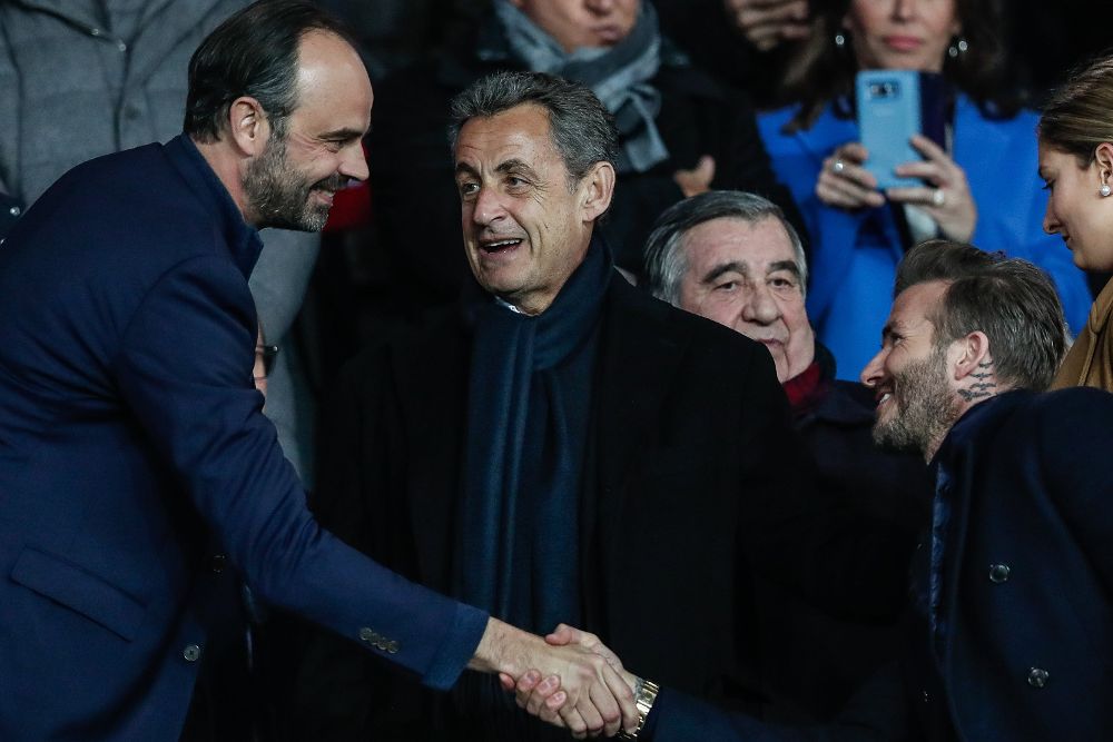 Nicolas Sarkozy (c) en el partido de fútbol entre el Real Madrid y el Paris Saint-Germain (PSG), en el estadio Parc des Princes, en París.