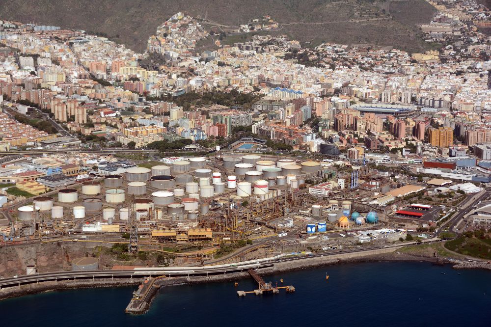 Vista áerea de las instalaciones de la refinería de Cepsa en Santa Cruz de Tenerife, en una imagen de 2014.