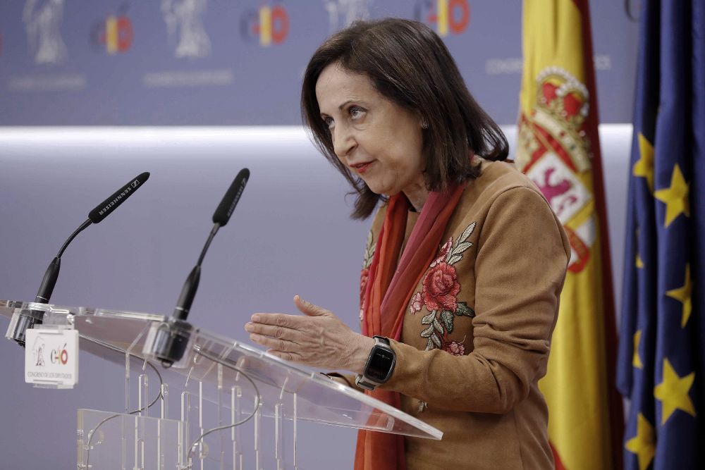 La portavoz del PSOE, Margarita Robles, durante la rueda de prensa que ha ofrecido esta mañana en el Congreso de los Diputados.