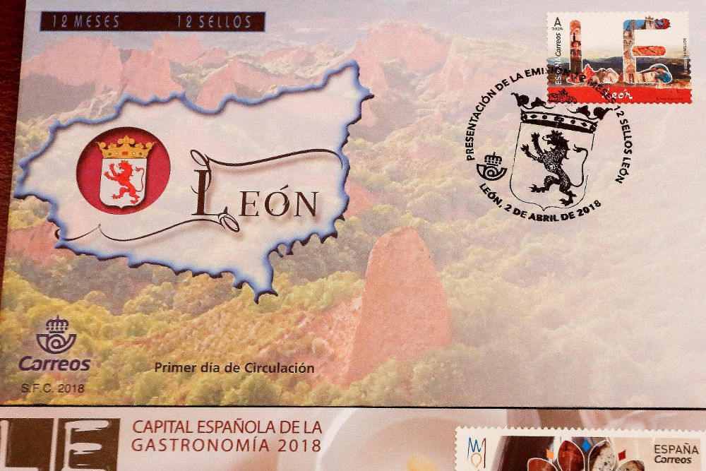 Correos ha presentado hoy en León un sello dedicado a esta provincia en el que, por error, se reproduce la catedral de Burgos.