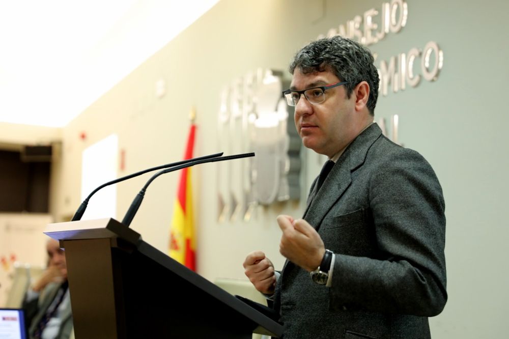 Álvaro Nadal interviene en una jornada sobre La digitalización de la economía.