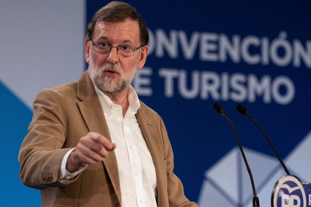 El presidente del Gobierno, Mariano Rajoy, durante su intervención en la inauguración de la Convención Sectorial sobre Turismo que el Partido Popular celebra en Palma de Mallorca.