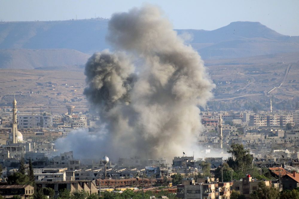 Continúan los bombardeos contra zonas del EI en el sur de Damasco.