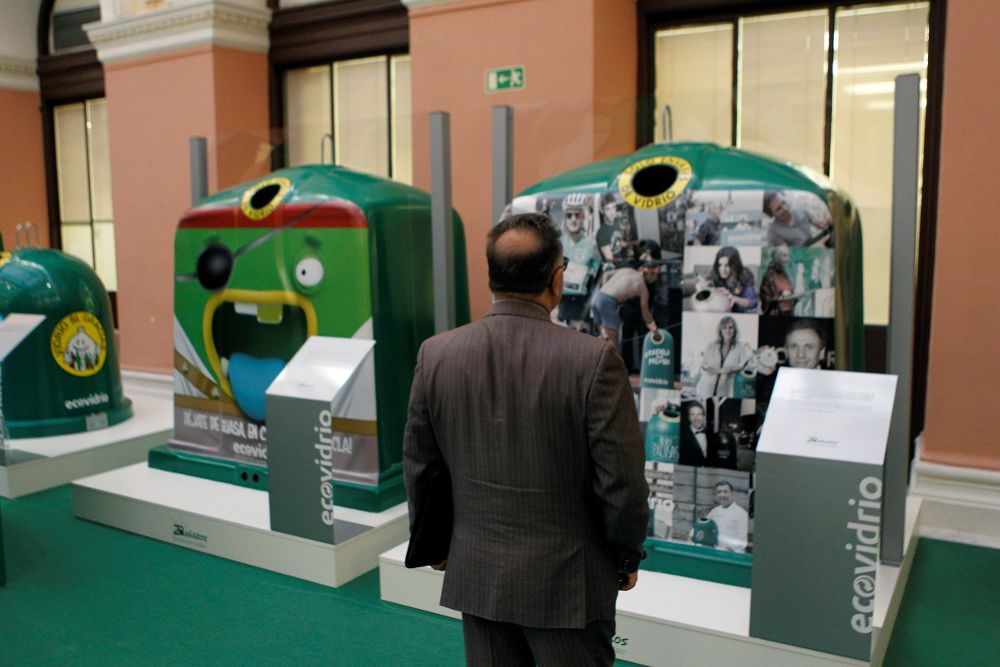 Inauguración de la la exposición conmemorativa "20 añazos del reciclaje de envases de vidrio".