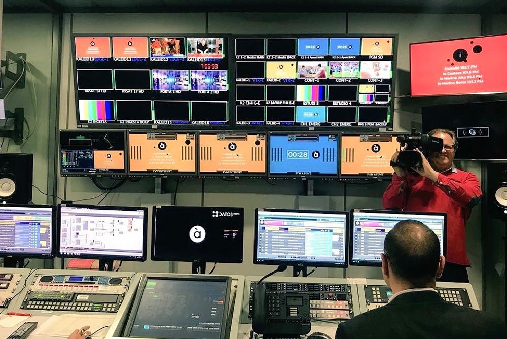 La tv de À Punt, la nueva autonómica de la Comunidad Valenciana, inicia la emisión en pruebas.
