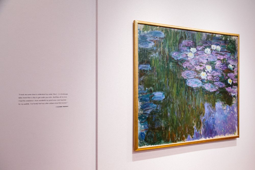"Nenúfares en flor" de Monet en la casa de subastas Christie's de Nueva York.