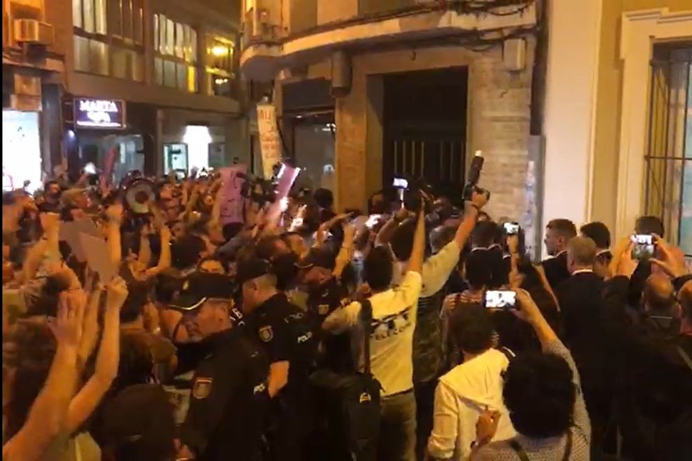 Protesta en contra de Rafael Catalá por la sentencia de la Manada.