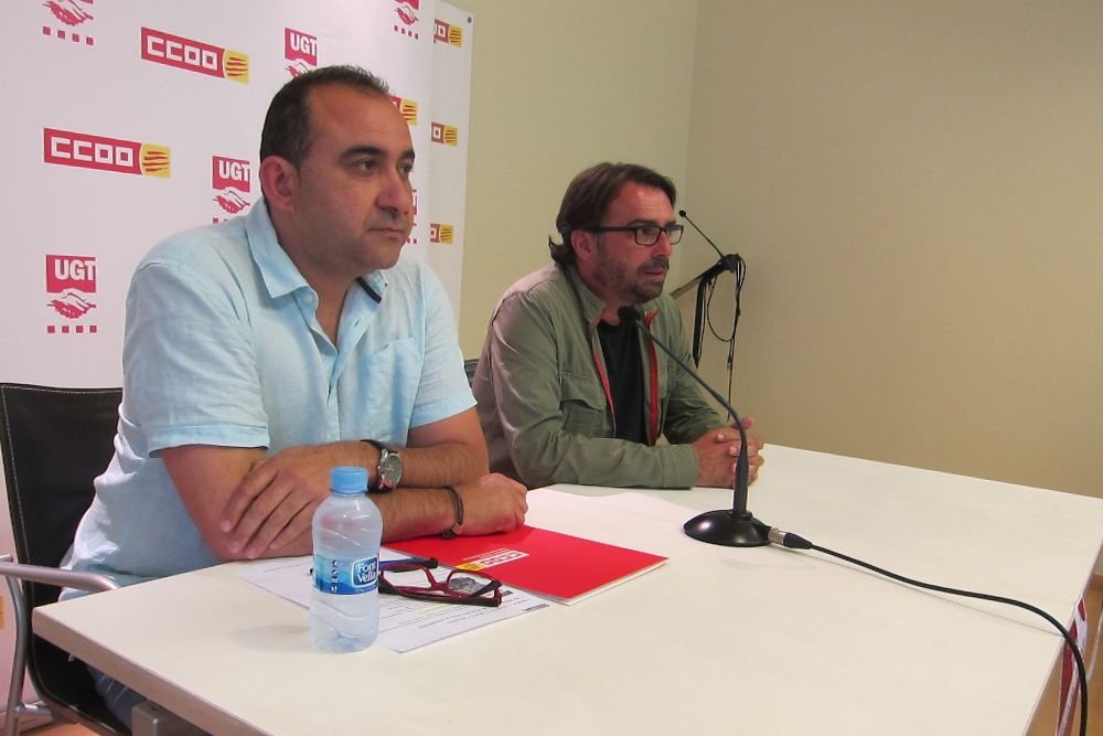 Javier Pacheco (i) junto al secretario general de UGT en Cataluña, Camil Ros.