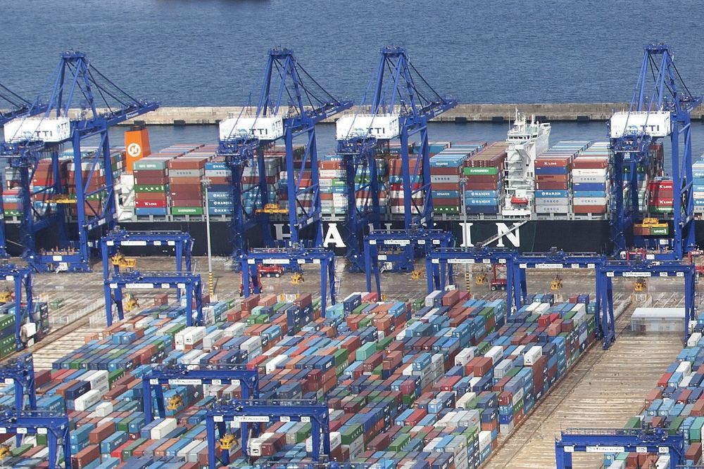 Puerto de Algeciras. Los estibadores han acordado este miércoles convocar un nuevo calendario de paros en los puertos españoles.