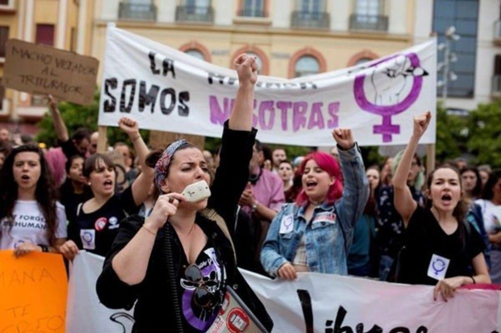 Protesta feminista contra la sentencia de la Audiencia de Navarra a los cinco miembros de la Manada.