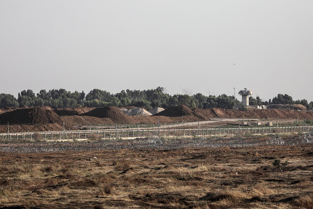 Vista de una cerca de alambre de púas durante una protesta cerca de la frontera entre Israel y la Franja de Gaza.
