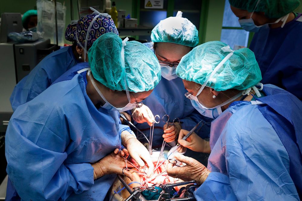 Intervención quirúrgica en el Hospital Universitario de Canarias, en Tenerife.