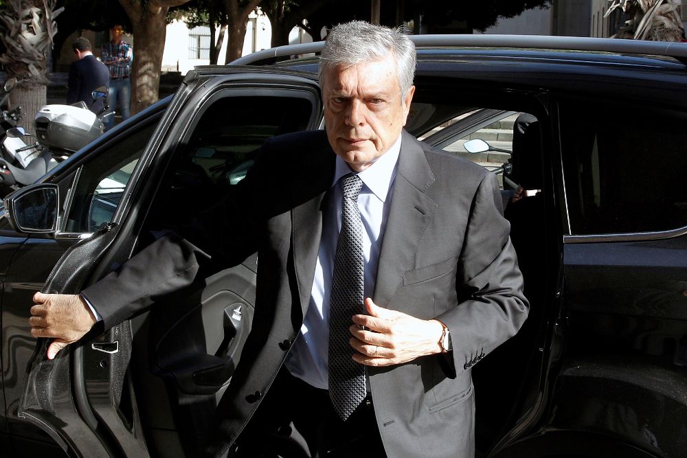 El expresidente de la CAM Modesto Crespo a su llegada a la Audiencia Provincial de Alicante.