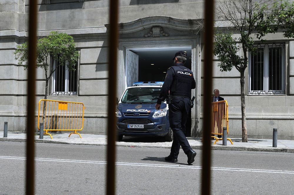 Un furgón policial a su salida del Tribunal Supremo.