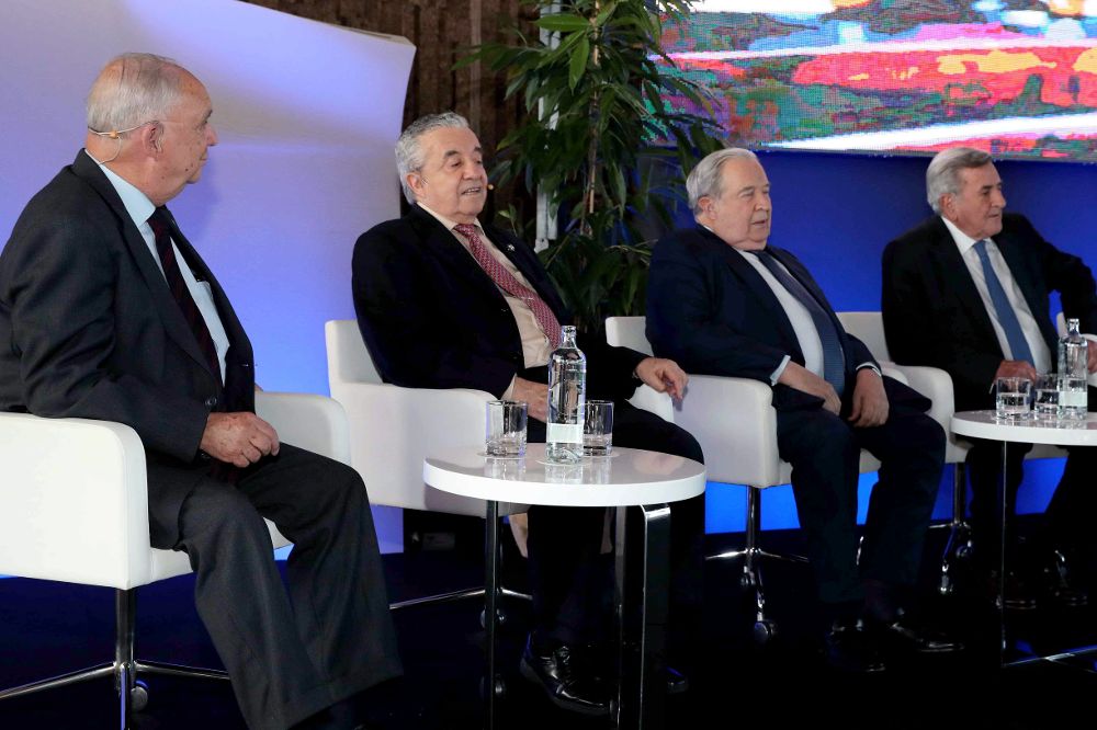 De izquierda a derecha, los expresidentes Fernando Fernández, Lorenzo Olarte, Jerónimo Saavedra y Manuel Hermoso.