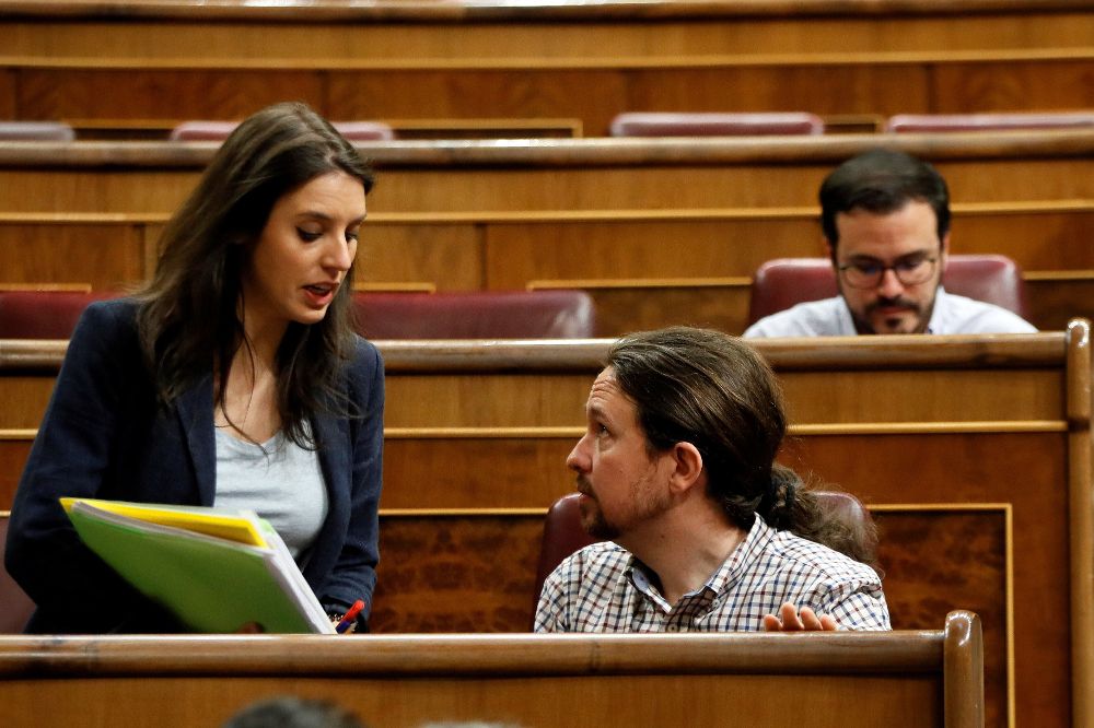 Pablo Igesias e Irene Montero durante un debate del proyecto de Ley de Presupuestos Generales del Estado de 2018.