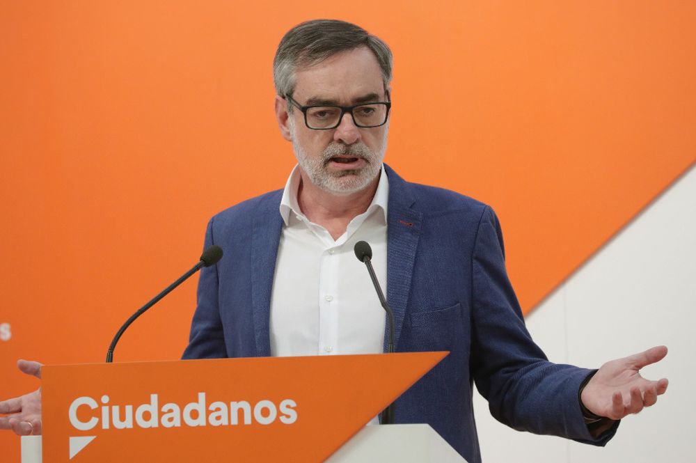 El secretario general de Ciudadanos, José Manuel Villegas, durante una rueda de prensa para comentar la moción de censura contra Mariano Rajoy.
