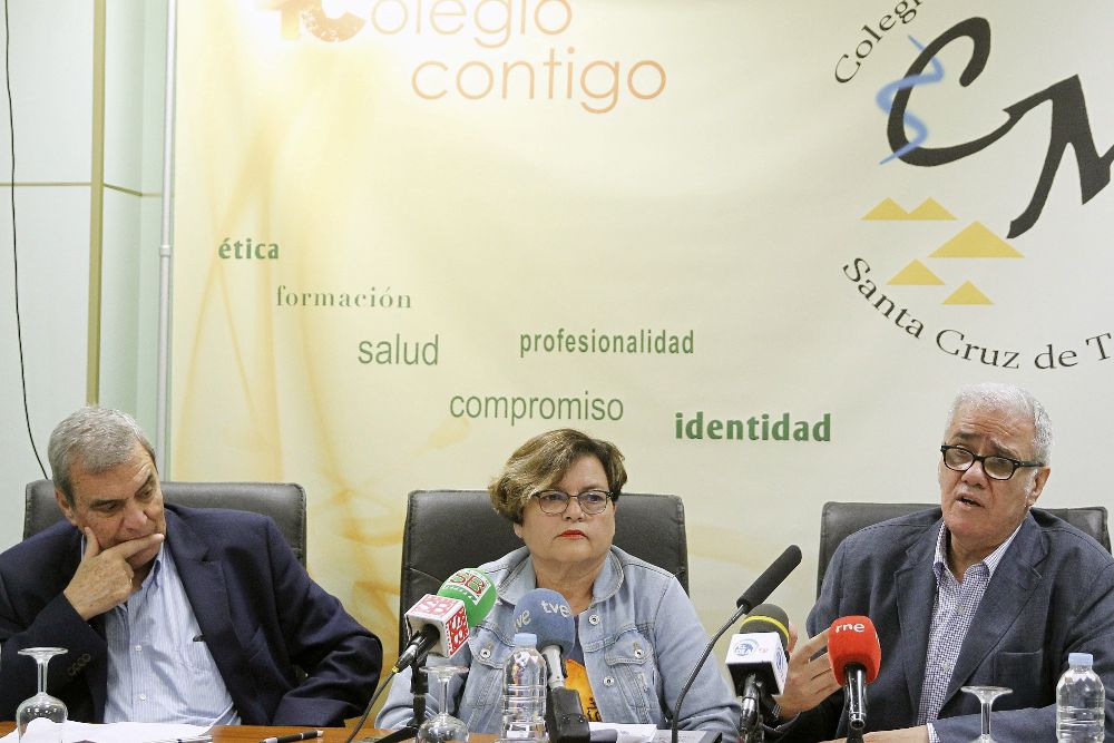 Francisco Rodríguez (d), Alcira Sosa y Guillermo de La Barreda.