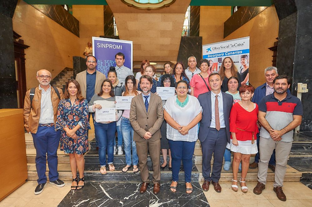 El Cabildo de Tenerife, a través de la Sociedad Insular para la Promoción de las Personas con Discapacidad (Sinpromi), acogió este viernes la entrega de diplomas de los 45 beneficiarios del programa formativo 'Incorpora'.