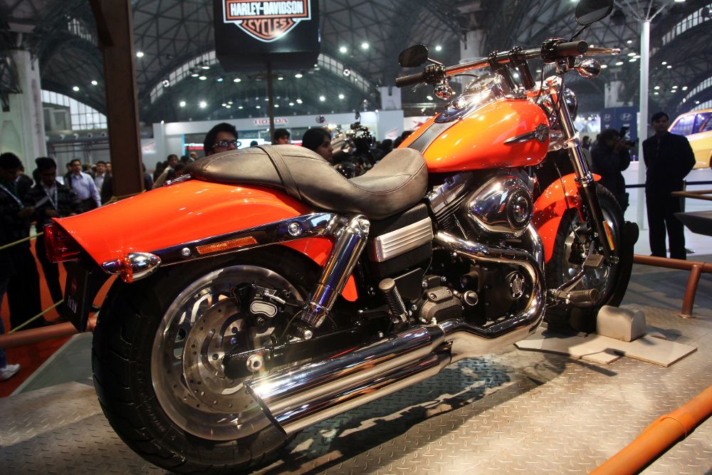Una motocicleta Harley Davidson.