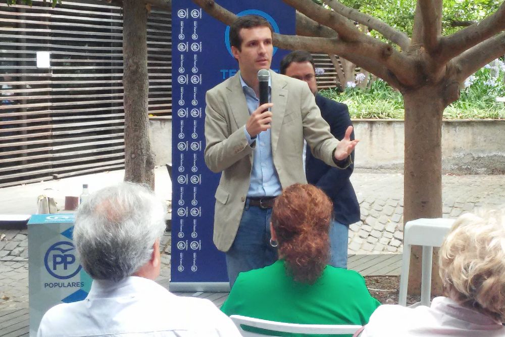 Pablo Casado en un acto con militantes y simpatizantes en Tenerife.