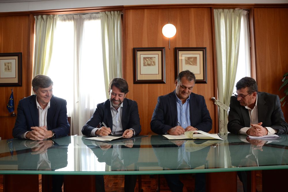 El Cabildo de Tenerife y el Ayuntamiento de La Laguna firmaron este lunes el convenio de colaboración.