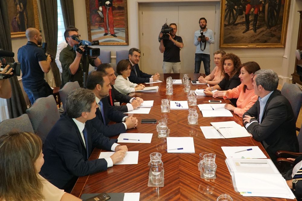 Reunión de hoy entre el ministros y los presidentes de Canarias y Baleares.