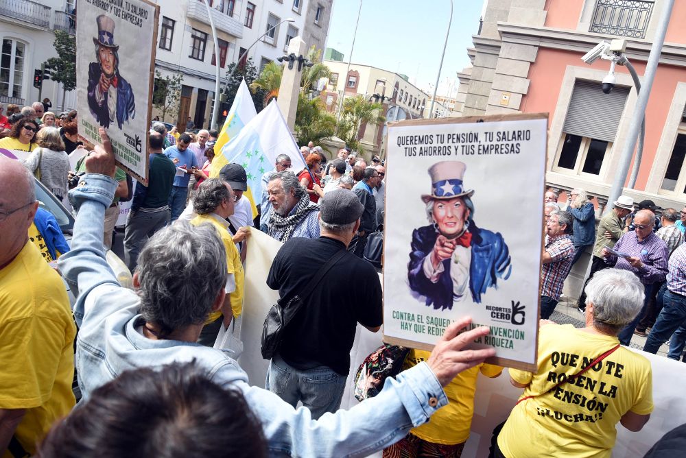 Una protesta de pensionistas en Santa Cruz de Tenerife en mayo pasado.