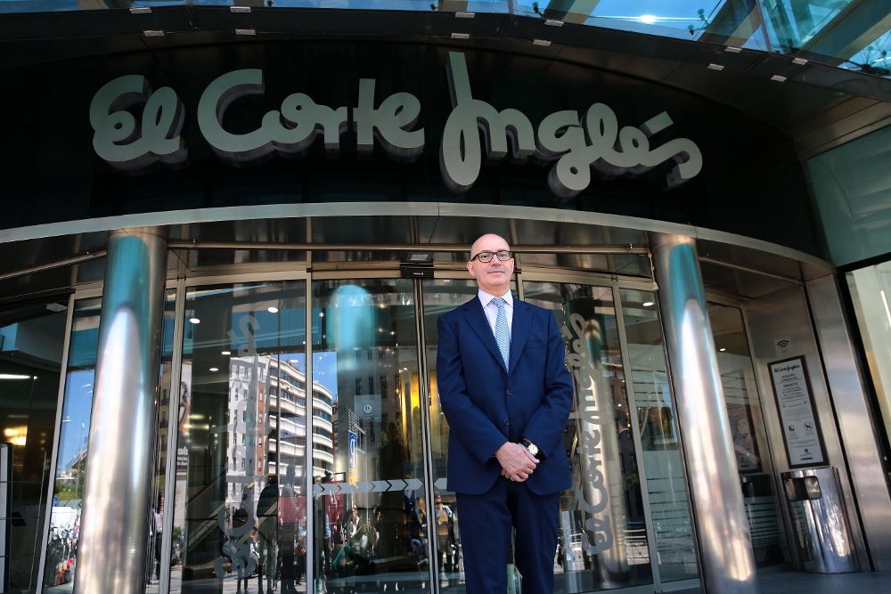 El nuevo presidente del Corte Inglés, Jesús Nuño de la Rosa, visita el Corte Inglés de la Castellana en Madrid.