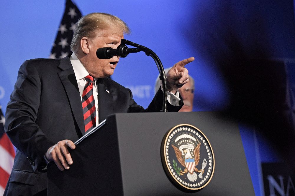 El presidente estadounidense, Donald J. Trump, pronuncia un discurso durante la segunda jornada de la cumbre de jefes de estado de la OTAN.
