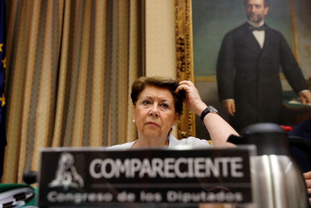 La exministra de Fomento Magdalena Álvarez, durante su comparecencia en la Comisión del Congreso.