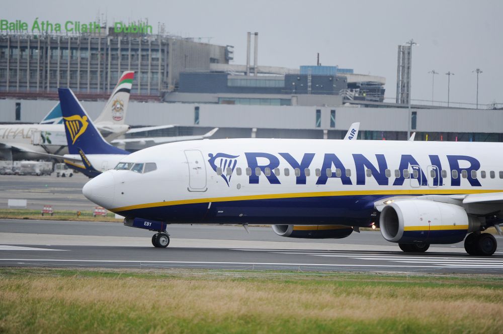 Un avión de Ryanair en el aeropuerto de Dublín.