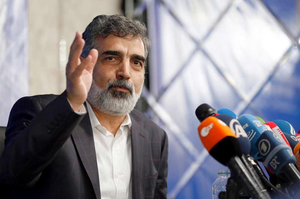 El portavoz del Organismo de la Energía Atómica Iraní (OEAI), Behruz Kamalvandí, ofrece una rueda de prensa en Teherán para denunciar la retirada de EEUU del pacto nuclear. 