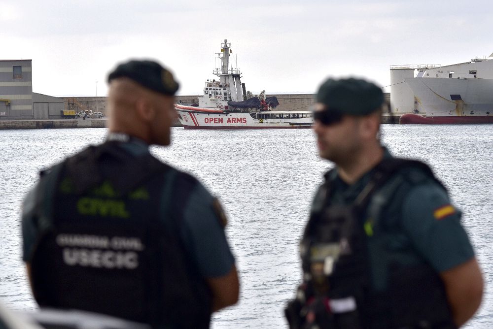 Vista del barco de la Organización de Salvamento Open Arms, que ha entrado a las 8.58 horas en el puerto de Palma.
