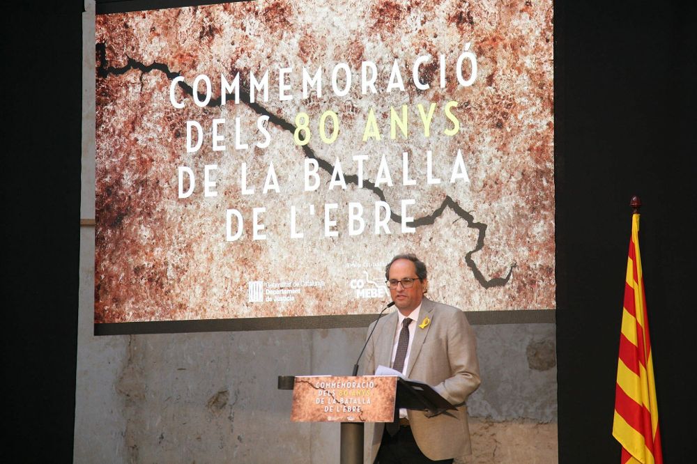 El president de la Generalitat, Quim Torra, durante el acto para conmemorar el 80 aniversario de la Batalla del Ebro celebrado esta tarde en la iglesia de Corbera d'Ebre, en Tarragona.