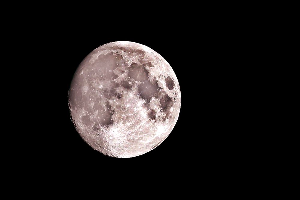 Vista de la luna llena este miércoles, 25 de julio.