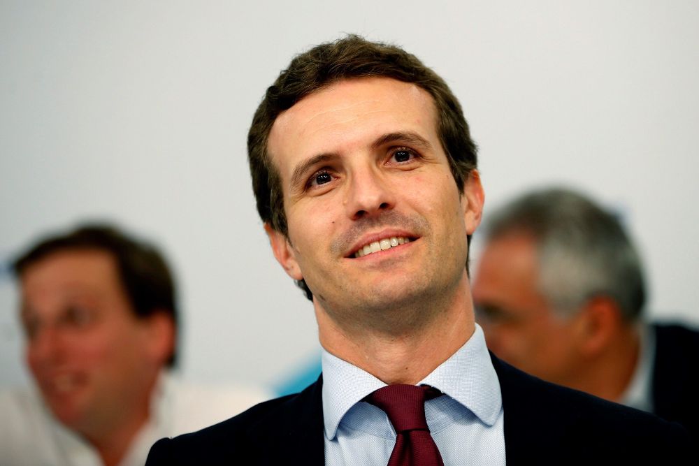 Pablo Casado visita la Moncloa por primera vez como presidente del Partido Popular.
