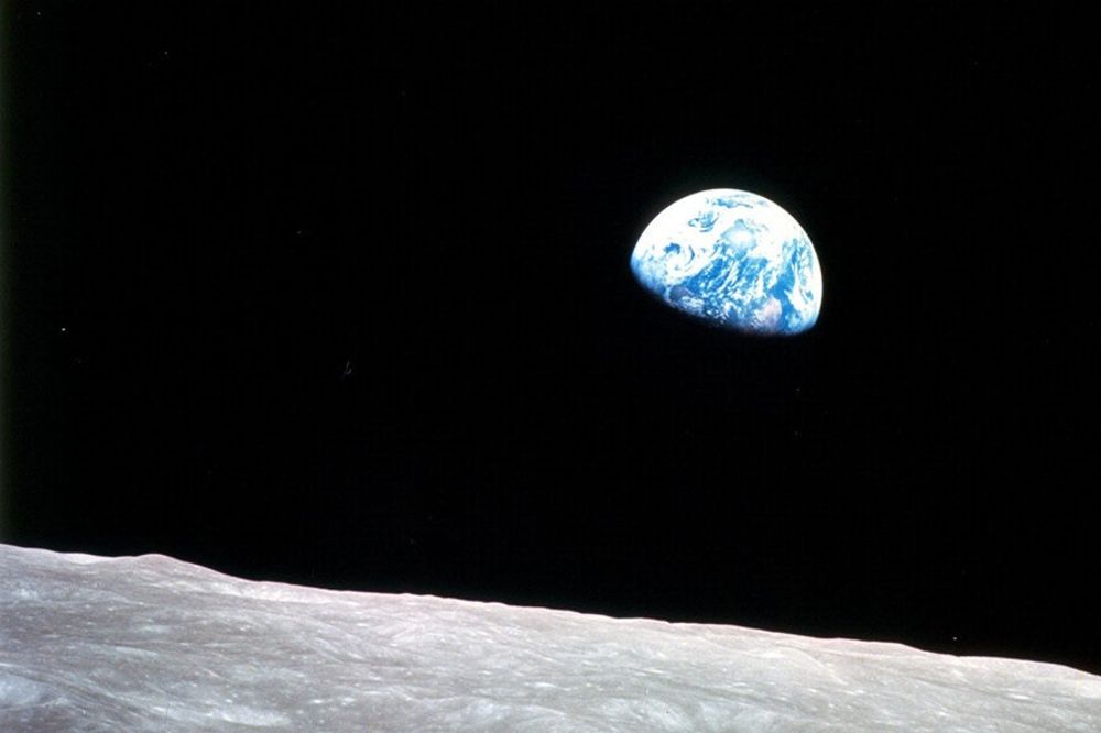 La Tierra, vista desde la Luna.