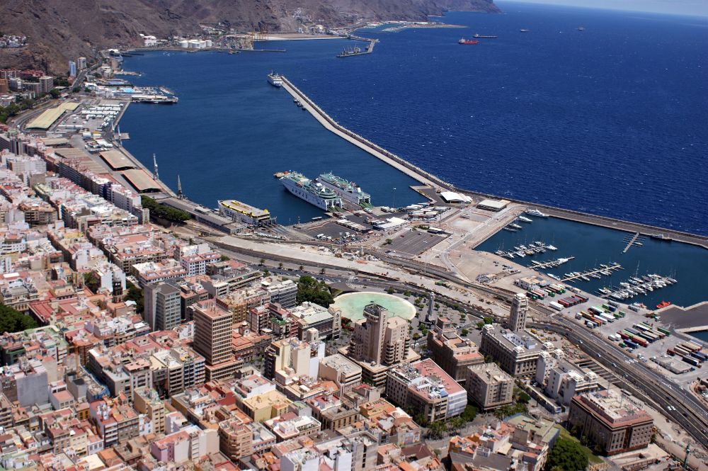 Vista aérea del puerto de Santa Cruz de Tenerife.