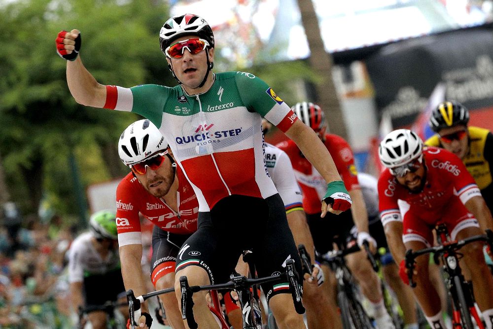 El italiano Elia Viviani (Quick Step) ha ganado al esprint de la tercera etapa de la Vuelta.