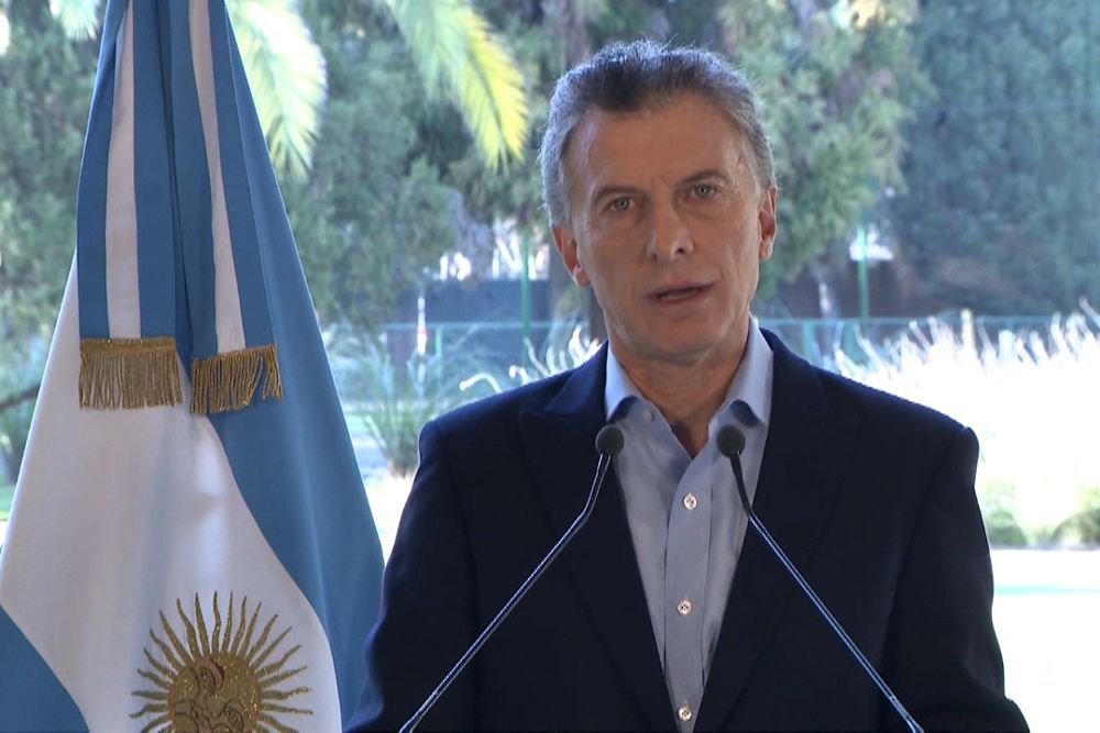 Captura de un vÍdeo cedido por la Presidencia de Argentina, que muestra a Mauricio Macri mientras anuncia un acuerdo con el Fondo Monetario Internacional.