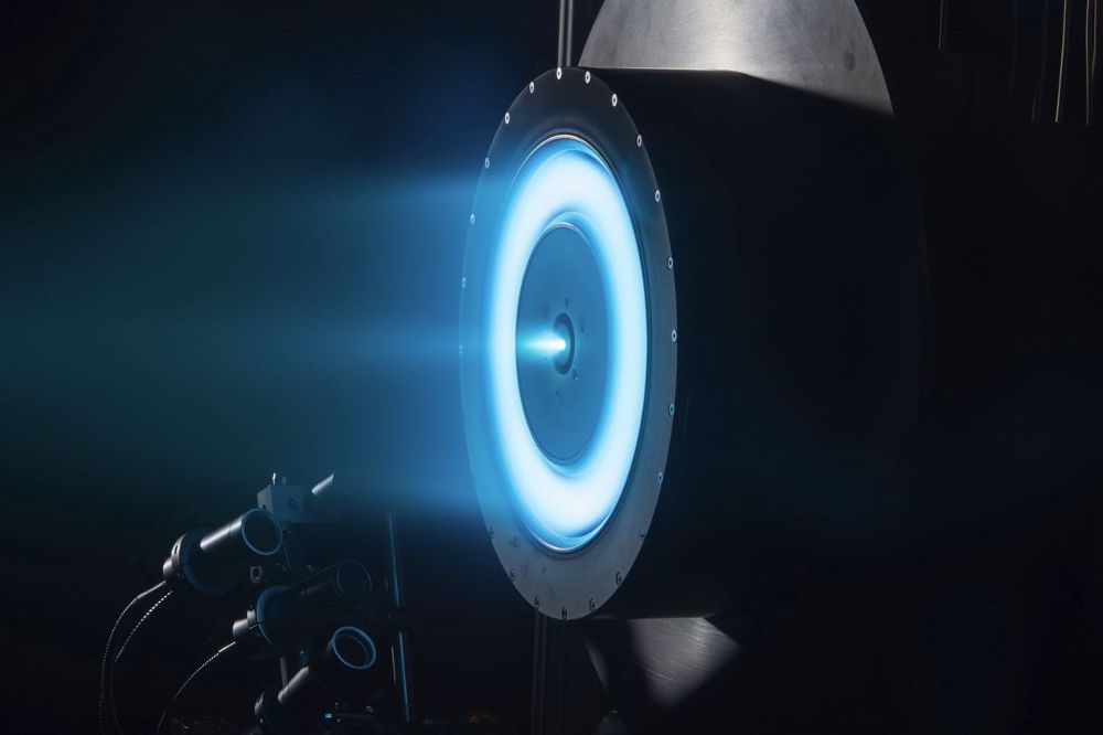 Un nuevo motor de propulsión solar eléctrica basado en el efecto Hall, para misiones en el espacio profundo, ha sido probado con éxito por la NASA y su socio Aerojet Rocketdyne.