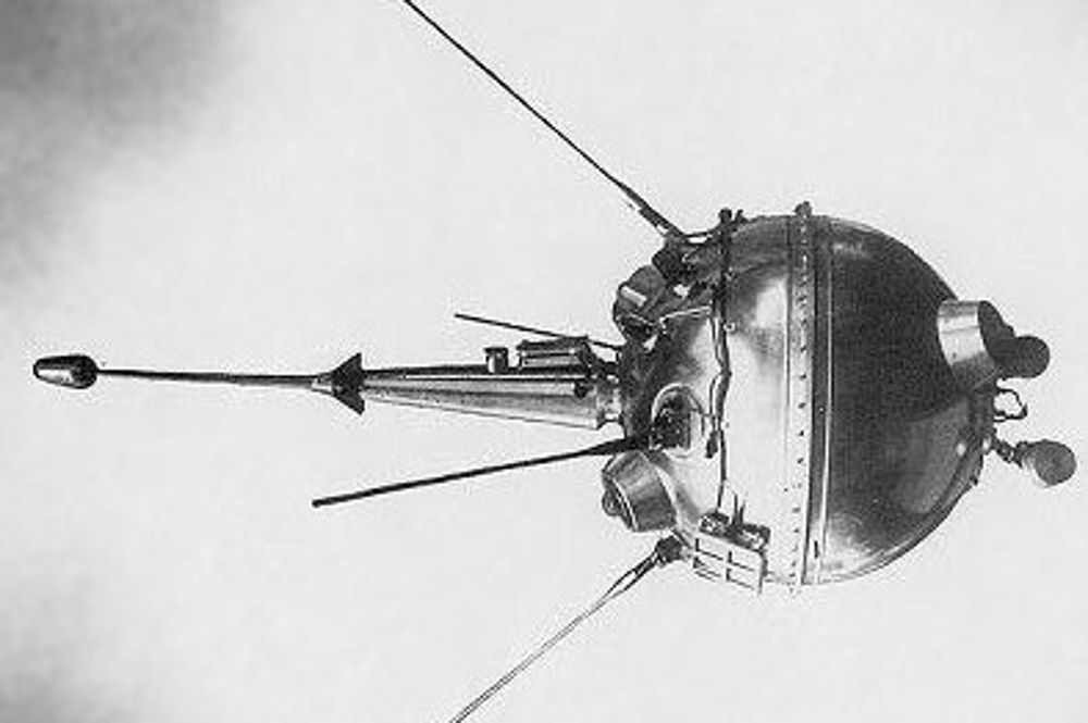 El primer ingenio humano en alcanzar la superficie de la Luna, --hace 59 años este 14 de septiembre.