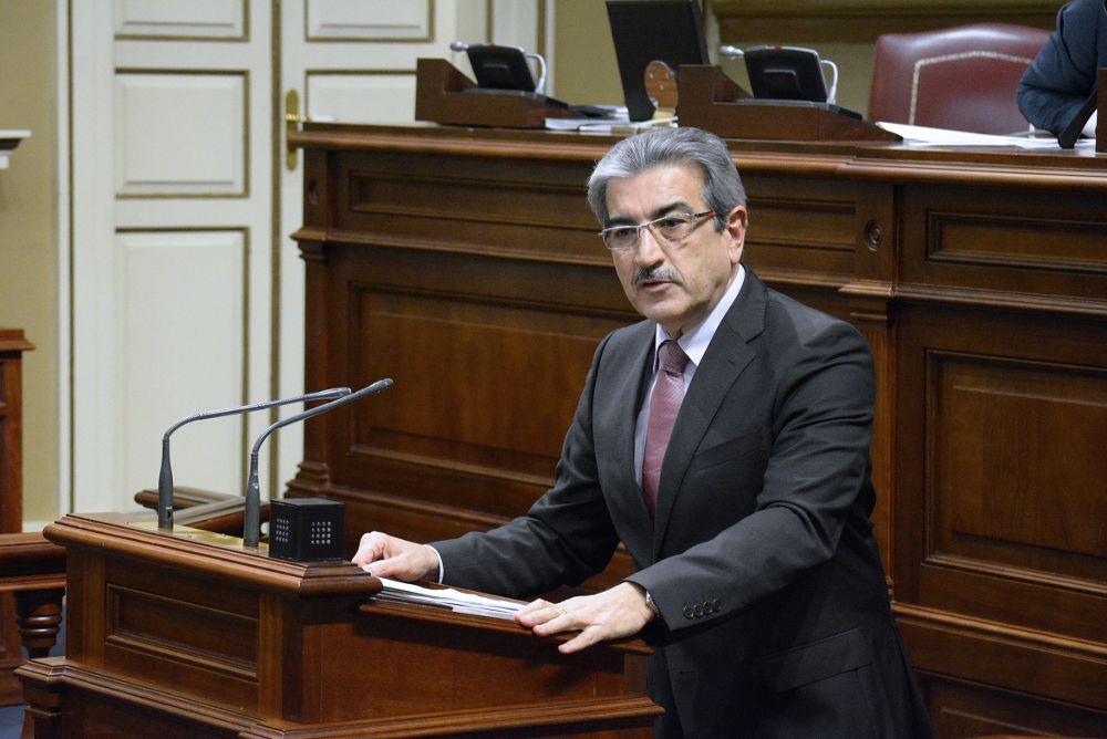 El presidente y portavoz parlamentario de Nueva Canarias (NC), Román Rodríguez.