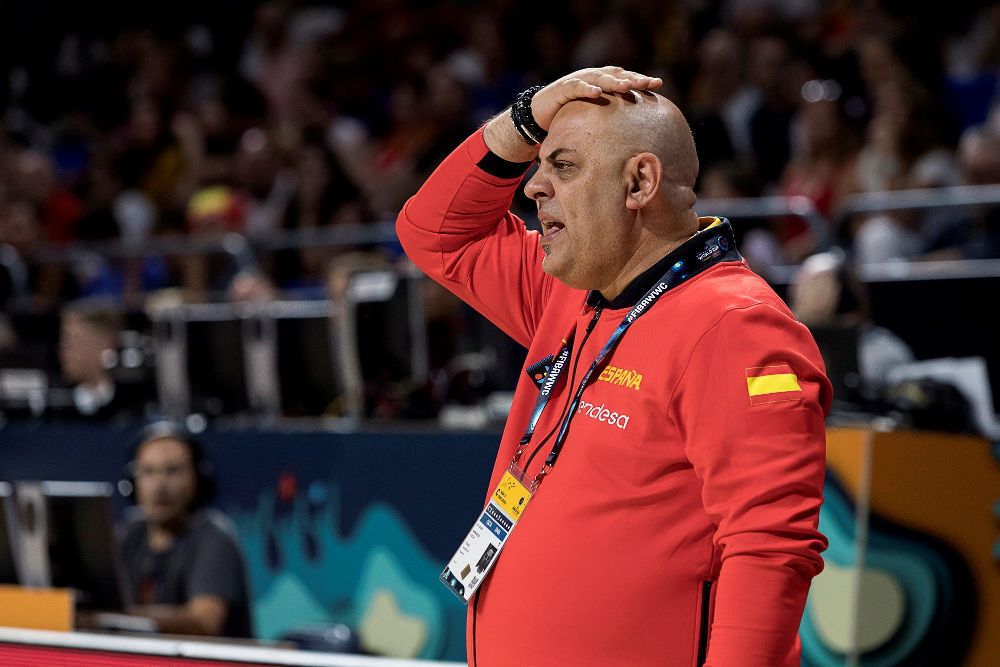 El entrenador de la selección española, Lucas Mondelo.