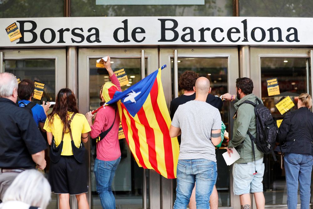 Los Comités de Defensa de la República (CDR) han convocado para las 7.00 horas tres "acciones sorpresa" de manera simultánea en tres puntos distintos de Barcelona.