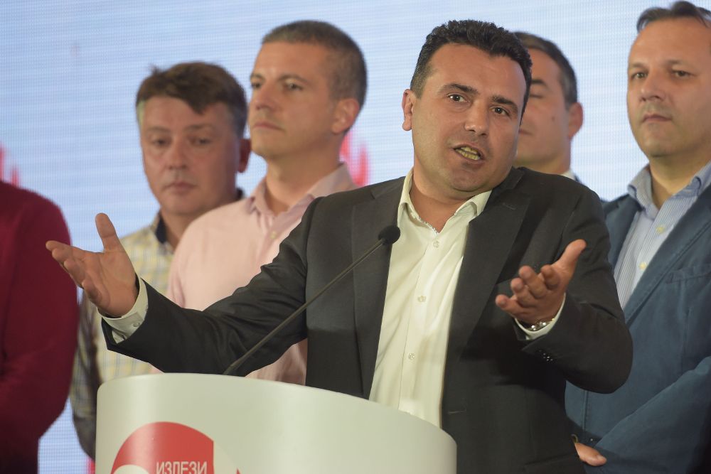 El primer ministro macedonio, Zoran Zaev, da una rueda de prensa para informar de los resultados del referéndum.