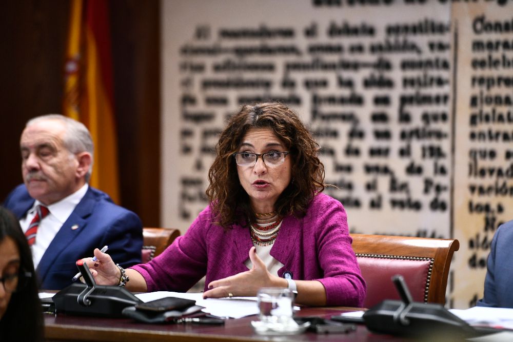 La ministra de Hacienda, María Jesús Montero, comparece en el Senado.